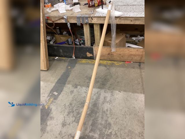 Lot 49-3532023 - Silver Standard 7ft Barbell Item is used.