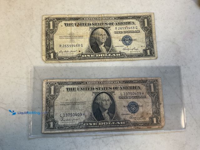 Lot 49-1505431 - FAIR CONDITION LOT OF 2 1935 E BLUE SEAL UNITED STATES ONE DOLLAR SILVER CERTIFICATES #COINS0122