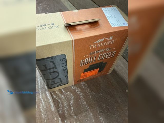 Lot 49-5487219 - Traeger
Full Length Grill Cover for Ironwood 885 Pellet Grill New