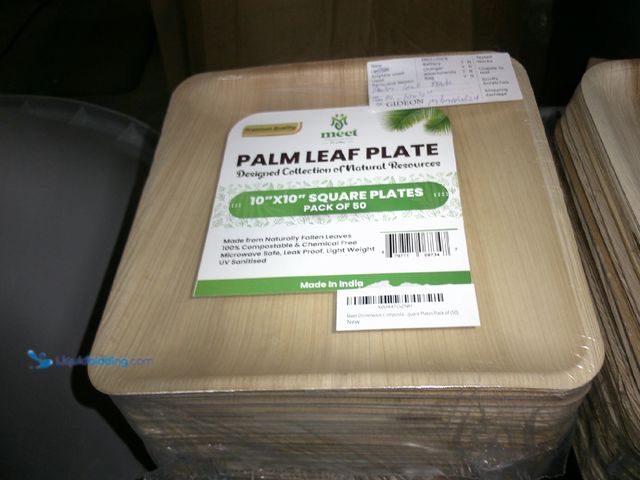 Lot 49-1517471 - Meet Dinnerware Compostable 10x10 Square Plates Palm Leaf Plates, Pack of 50. Unused  Ref#MTMED0624