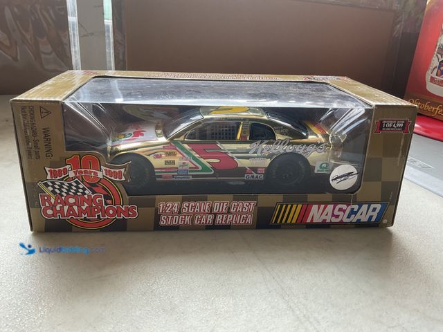 Lot 49-2009006 - Other RACING CHAMPIONS NASCAR 1/24 SCALE DIECAST CAR #5 TERRY LABONTE KELLOGGS GOLD CAR 1 OF 4,999 N...