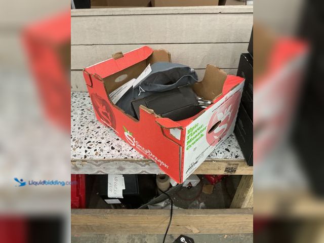 Lot 49-5485317 - HexClad 7-piece Cookware Set. Item 1244601 | Model 859006007083. Used.