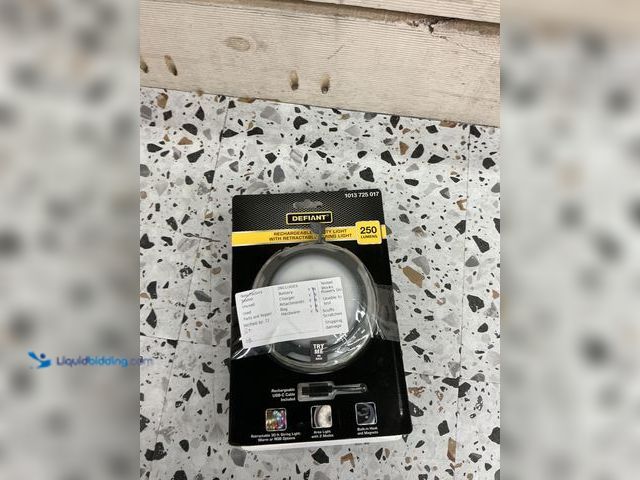 Lot 49-5489004 - QTY 2 - YMMV Defiant 250-Lumens 2-in 1 Multi-functional Rechargeable Utility light. New