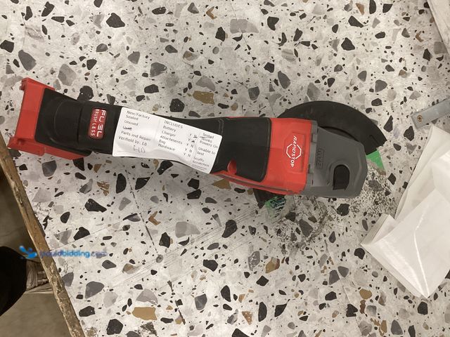 Lot 49-5486413 - Milwaukee 4-1/2 -6'' Braking Grinder Item is used, tested/works