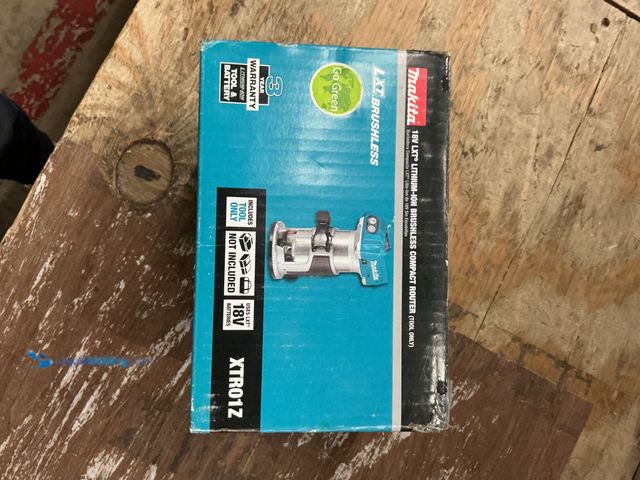 Lot 49-3564839 - Makita 18V LXT Lithium-Ion Brushless Cordless Variable Speed Compact Router with Built-In LED Light ...