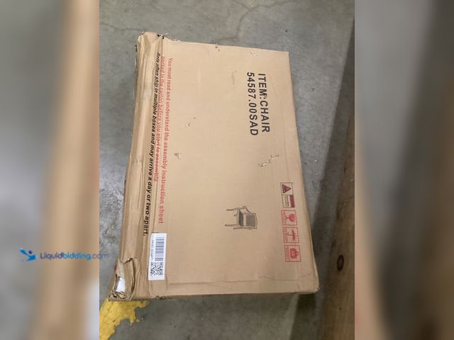 Lot 49-5542628 - Unused Chair