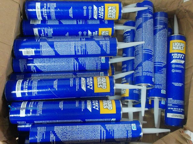 Lot 49-3614903 - Lot of (20+) Liquid Nails 28oz Heavy-Duty Solvent Based Construction Adhesive, Tan - Unused (Model #...