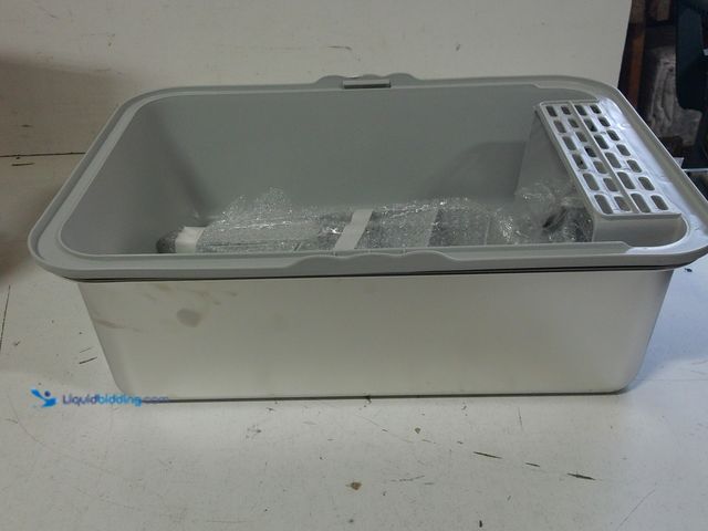 Lot 49-3433573 - 20 x 14" Stainless Steel Cat Litter Box with Lid and Accessories, Slightly used.   Ref#CRS0209