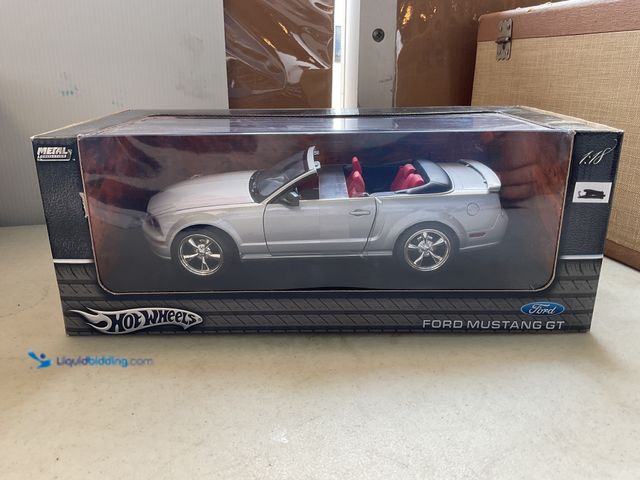 Lot 49-1804356 - HOT WHEELS FORD MUSTANG GT 1/18 SCALE DIECAST CAR