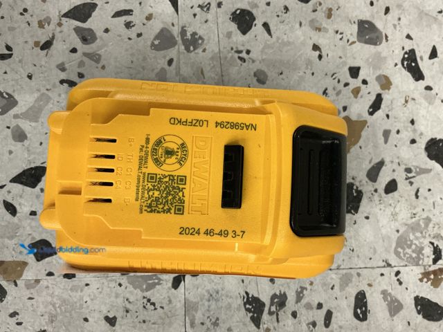 Lot 49-3564721 - Dewalt DCB206 20 V 6 AH Battery, Unused.