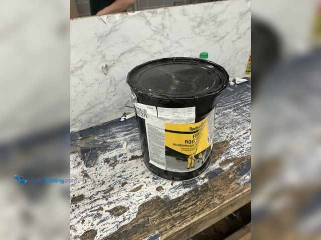 Lot 49-5553373 - Roofers Choice 14 Fibered Black Roof Coating 4.75 gal. Model # RC014470 NEW