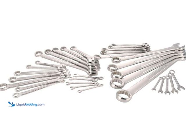 Lot 49-1569523 - CRAFTSMAN Wrench Set, SAE/Metric, 32-Piece (CMMT12080), Model # B07KH6F8WL, New.  Ref#HDPA0115