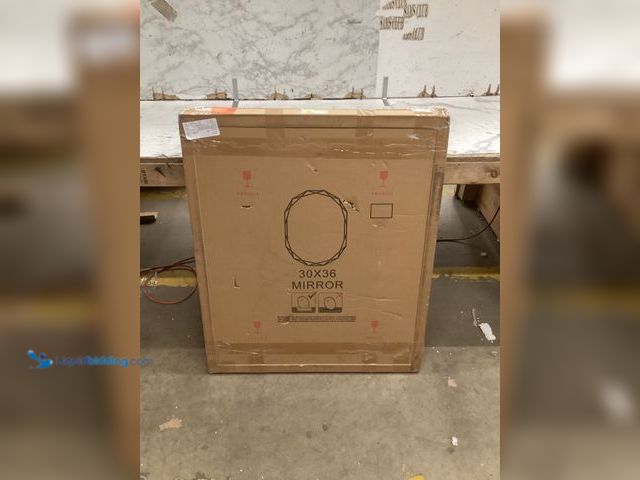 Lot 49-5573564 - 30x36 Décor Framed Mirror, Unused