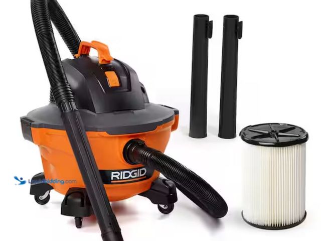 Lot 49-3614408 - RIDGID 6 Gal. 3.5 Peak HP NXT Shop Vacuum Wet Dry Vac with General Debris Filter, Locking Hose and A...