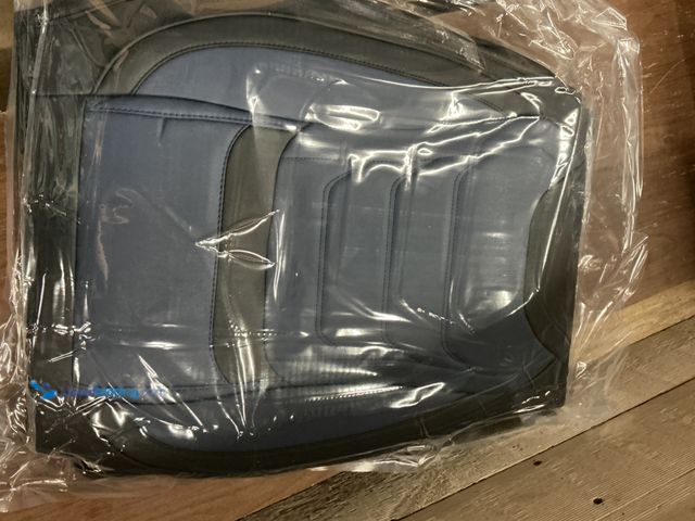 Lot 49-3528425 - Black/Purple Car Seat Covers Unused