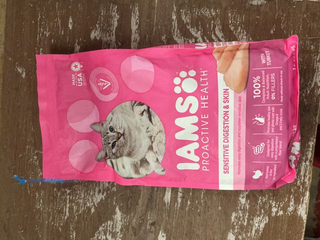 Lot 49-5544049 - QTY 2 - IAMS Proactive Health Sensitive Digestion & Skin Dry Cat Food, Adult Cat Food Dry Recipe wit...