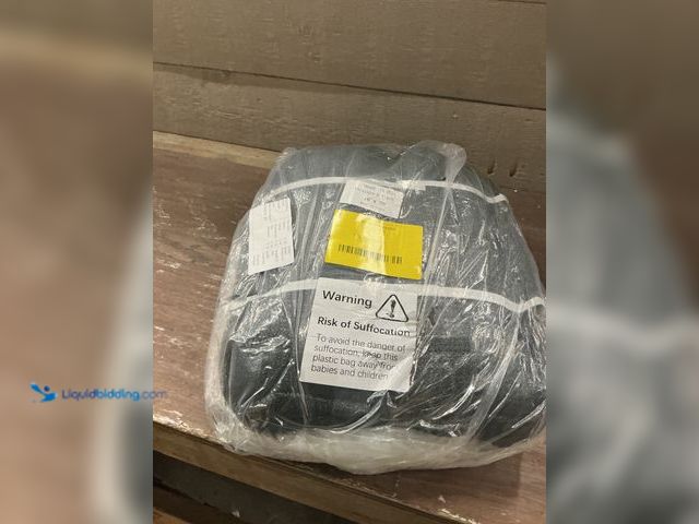 Lot 49-5482088 - 16'x20' Cloth Shade New