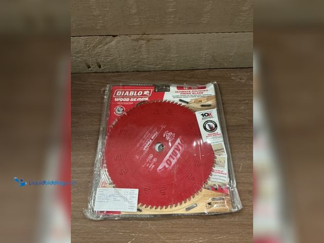 Lot 49-5435839 - DIABLO
12in. x 100-Tooth Ultimate Polished Finish Saw Blade for Wood Used
