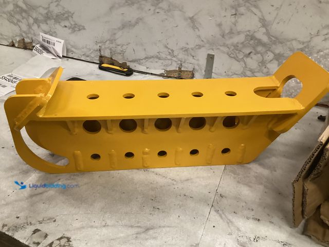 Lot 49-5545045 - HitchLok Skid Hitch Attachment for Skidsteer, Tractor 5,000/20,000lb Capacity. Made in the USA. Hitc...