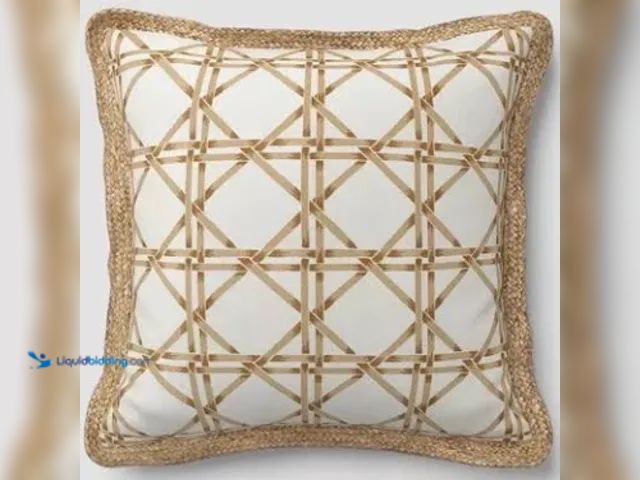 Lot 49-5581611 - QTY 4 - Threshold 18"x18" Lattice Pillow Khaki MODEL:199268596629 NEW
