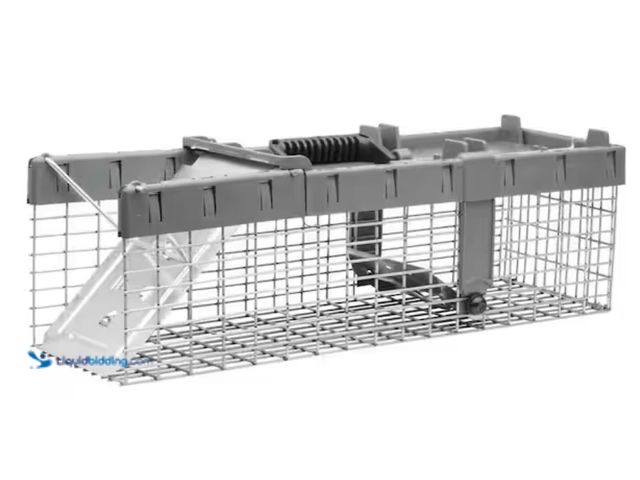 Lot 49-3614588 - Havahart Small 1-Door Humane Catch-and-Release Live Animal Cage Trap for Squirrel, Weasel, Chipmunk,...