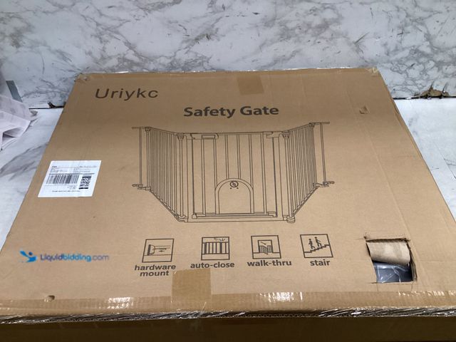 Lot 49-5561043 - Uriykc Safety Gate, Factory Sealed