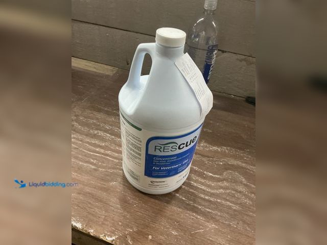 Lot 49-5482098 - Rescue Concentrate Disinfectants for Farm & Ranch (1 gal) New