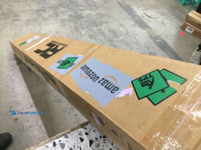 Lot 49-3536625 - Rough Cuntry Soft Roll-Up Tonneau Cover Item is unused