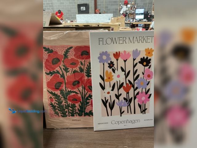 Lot 49-5413669 - 2 pc Floral Canvas Wall Art (Approx 2ft by 1.75) NO FACTORY IMAGE