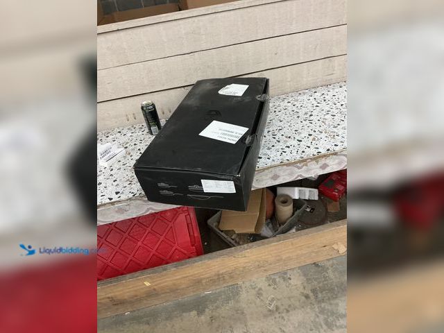 Lot 49-5485304 - HexClad 7-piece Cookware Set. Item 1244601 | Model 859006007083. Unused