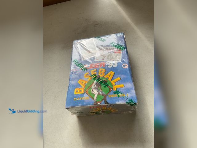 Lot 49-1830744 - COLLECTIBLE FACTORY SEALED 1993 FLEER BASEBALL SERIES 1 WAX PACK BOX OF 360 CARD BASIC SET #COINS021...