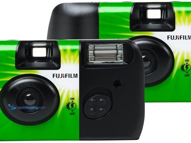 Lot 49-5484596 - Fujifilm QuickSnap Flash 400 One-Time-Use Camera -2 Pack New