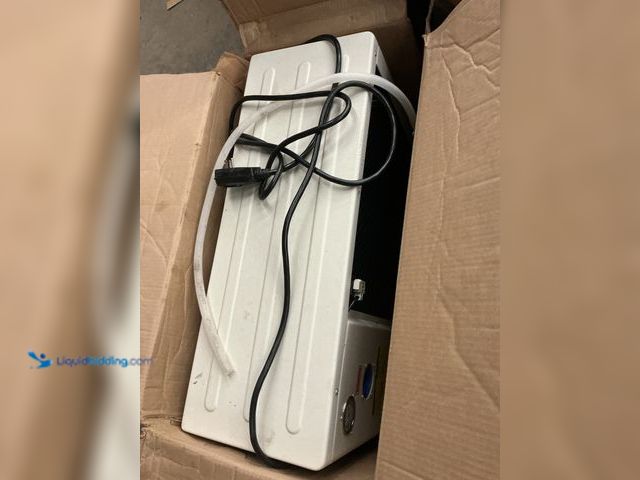 Lot 49-5463287 - aquastrong pool heater (scuffs and scratches)(unable to test) Used