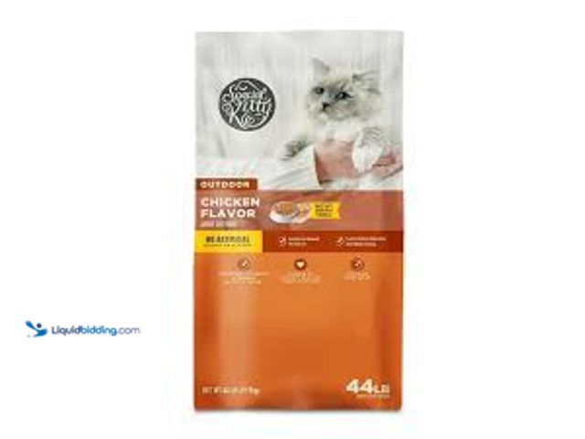 Lot 49-5548775 - Special Kitty Outdoor Formula Dry Cat Food (44 lb) MODEL: 17754 UNUSED. PREVIOUSLY OPENED.