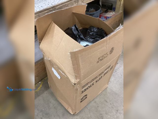 Lot 49-5452209 - Large 3 Inch Mattress Bed kit. Item is New.