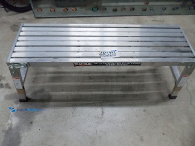 Lot 49-1971733 - 1 Franklin 56203 40" Working Platform Step Stool Franklin 40" Working Platform Step Stool Used In Go...