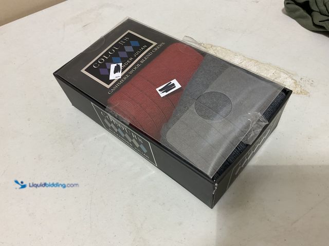 Lot 49-5467751 - BRAND NEW HIGH END COLOURS BY ALEXANDER JULIAN CASHMERE WOOL BLEND CREW SOCKS MENS SIZE 8-12 MULTI C...