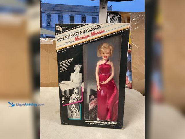 Lot 49-1830503 - COLLECTIBLE 20TH CENTURY FOX HOW TO MARRY A MILLIONAIRE “MARILYN MONROE” FASHION DOLL IN ORIGINAL BO...