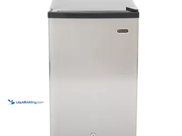 Lot 49-1627006 - Whynter 2.1 cu. ft. Manual Defrost Upright Freezer Mini Freezer with Lock and Reversible Door in Sta...