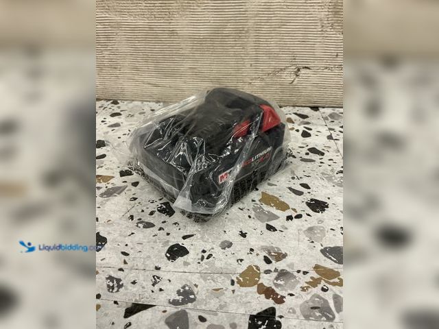 Lot 49-5552665 - Milwaukee
M18 18-Volt 5.0 Ah Lithium-Ion XC Extended Capacity Battery Pack. Model # 48-11-1850. New