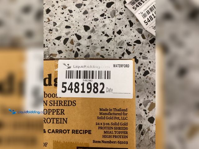 Lot 49-5481982 - Solid Gold Protein Shreds Meal Topper Chicken & Carrot Recipe in Broth for Dogs Item is Factory Seal...