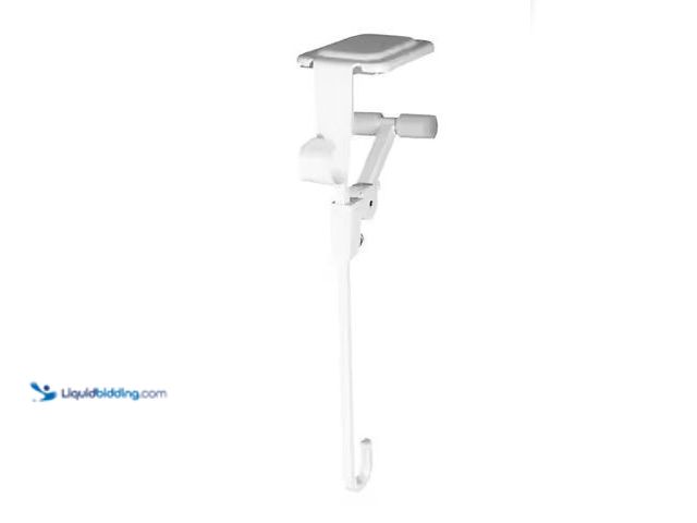 Lot 49-1548136 - Village Lighting Company White Mantle Garland and Stocking Holder (3-Pack) Model # V-20530-WHT-RS3, ...