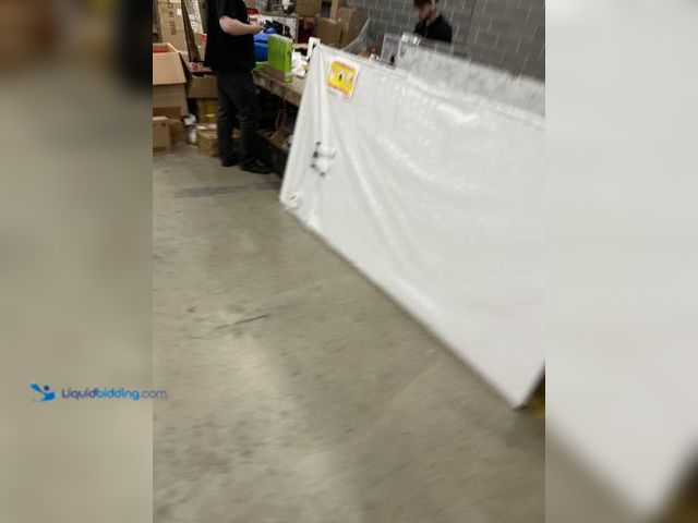Lot 49-5541324 - 8ft x 4ft Whiteboard (slightly bent) Unused