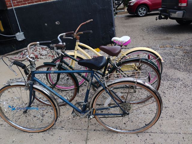 Lot 49-1805301 - 3 bicycles.  1 huffy 2 other USED.