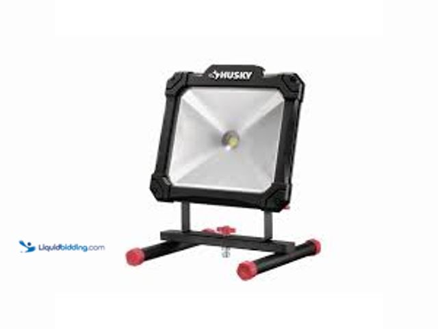 Lot 49-5488189 - Husky 3500lm LED Portable Work Light. Model # HD3500PUO.  Used