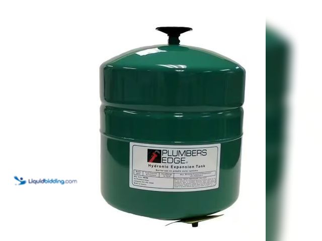 Lot 49-1518202 - PLUMBERS EDGE 30 Expansion Tank for Boiler Model # PE30, Slightly Used, Missing Tank Cover  Ref#HD07...