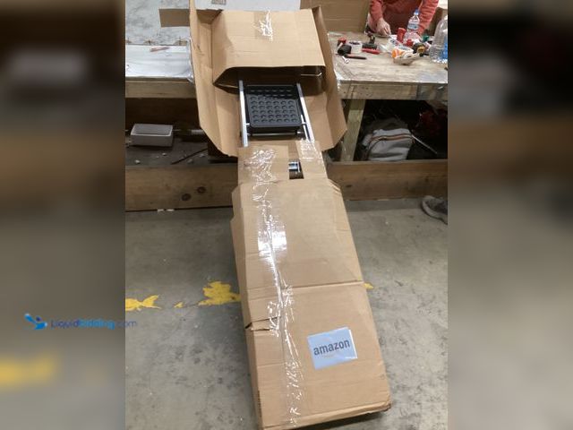 Lot 49-3536415 - 5 Step  330lbs cap Aluminum Ladder. Unused