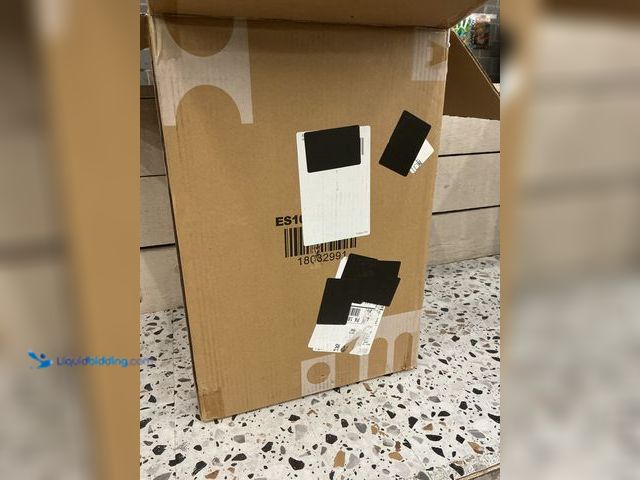 Lot 49-5485512 - 23L Large Luxury Bucket-Style Towel Warmer with Fragrant Disc Holder. Item No: 37962851. Unused. Tes...