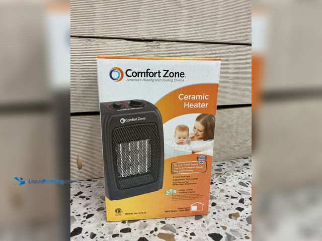 Lot 49-3532207 - 5123 BTU Ceramic Electric Furnace with Thermostat and Fan. Model #0075877004420. New