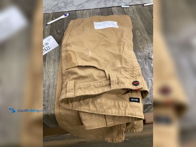 Lot 49-5407622 - 38x30 milwaukee pants, Khaki. Used